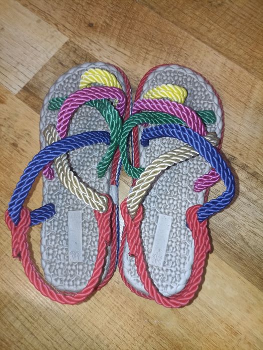 Sandale noi pt fete