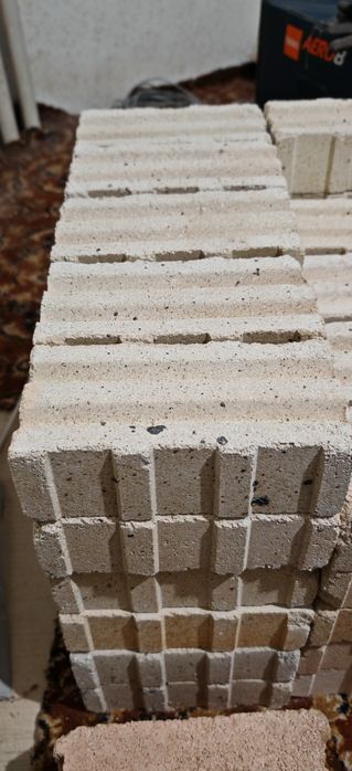 Огнеупорни  тухли !