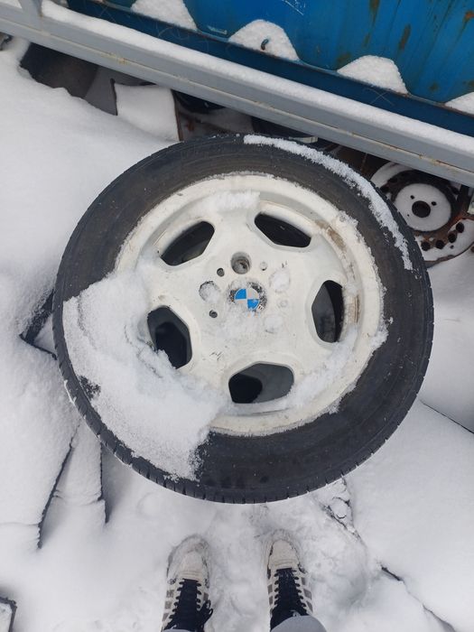 Диски с резиной.