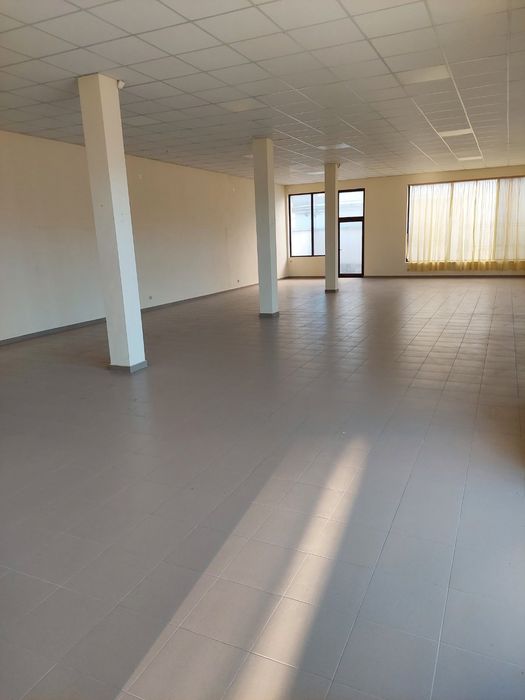 Дава се под наем