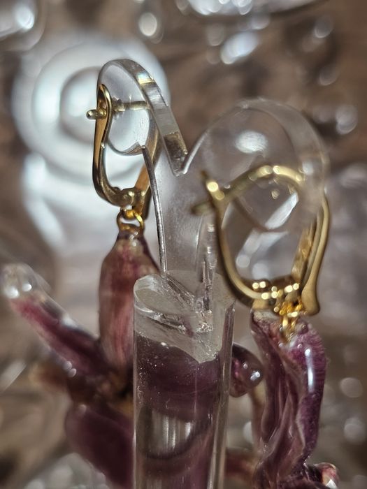 Обеци с естествен цвят на мини орхидея Miltonia.