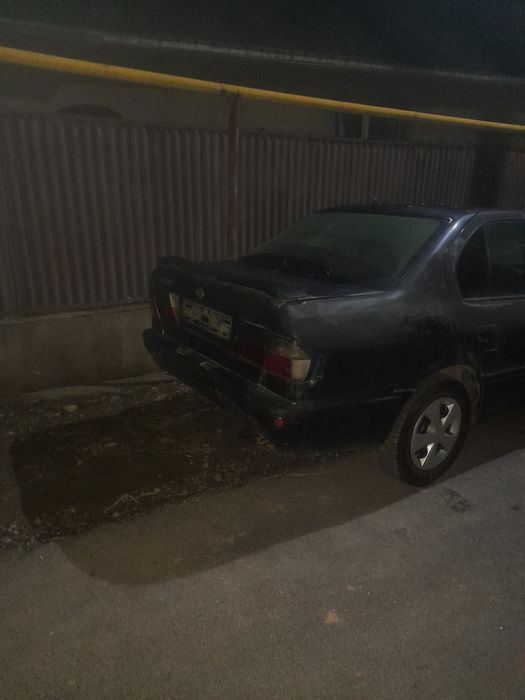 Продам машину ниссан