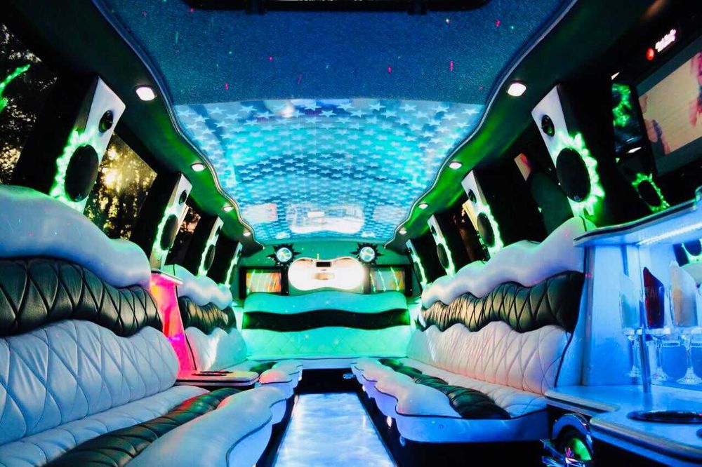 Limuzina de inchiriat Cadillac Escalade Inchiriez Limuzina