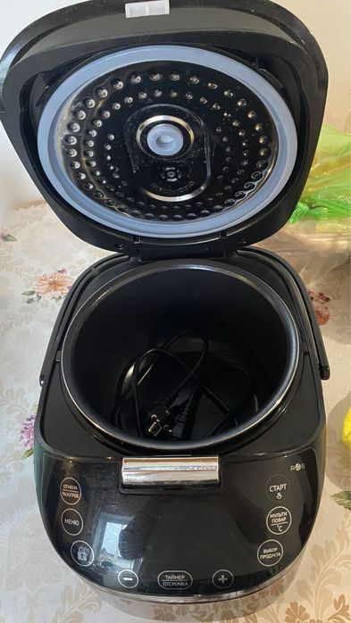 Продам мультиварка Redmond