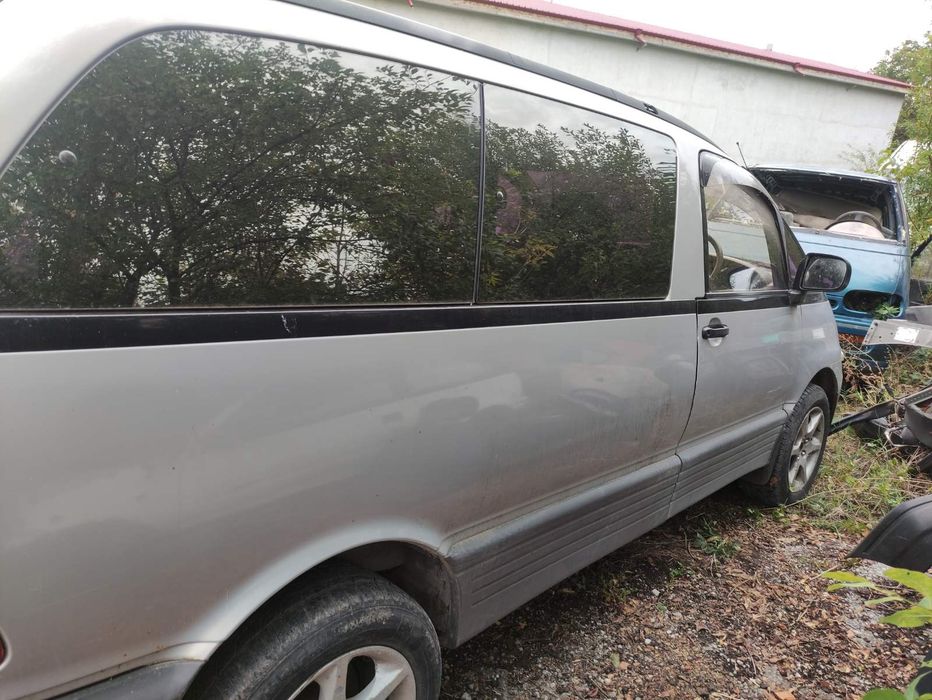 Toyota Van цяла или на части