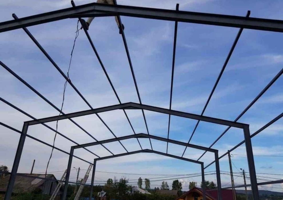 Vând hală metalică 8 m lățime 15 m lungime cu 4 m înălțime