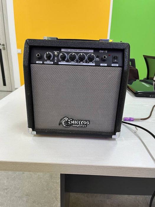 Абсолютно новая Электрогитара (Fabio), Комбо усилитель, Шнур, Ремешок