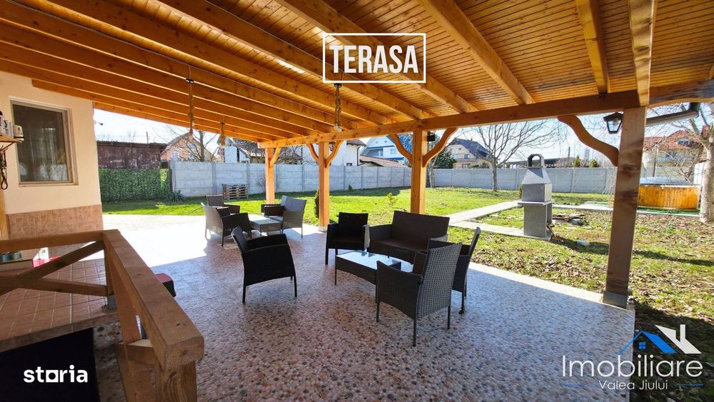 Casă spațioasă de vânzare – Hațeg | Zonă centrală | Teren 1.400 mp