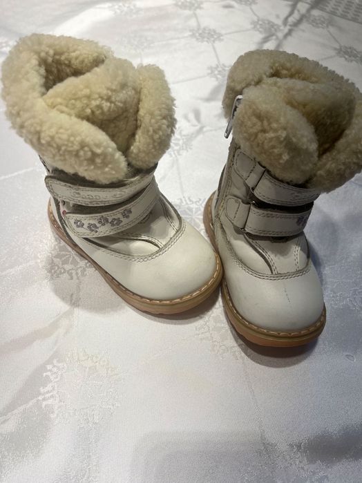 Детские сапожки, на девочку