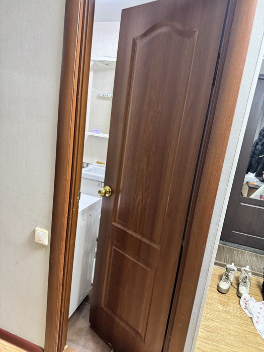 Продам б/у двери по 5 тыс
