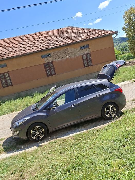 Vând Hyundai i30