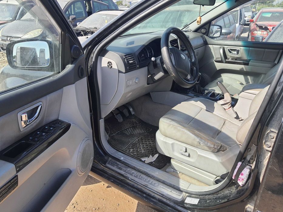На части! Kia Sorento 2.5 CRD