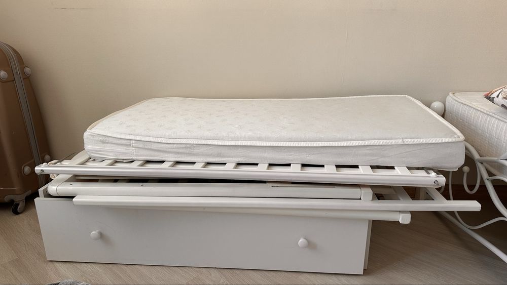 Продам детскую кровать манеж