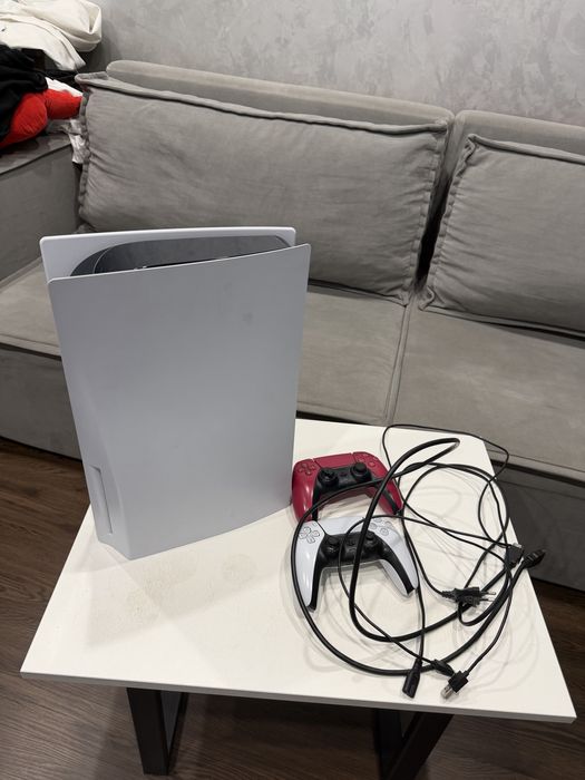 Продам PlayStation 5 (PS5) б/у