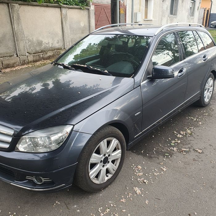 Vând Mercedes c200 2011