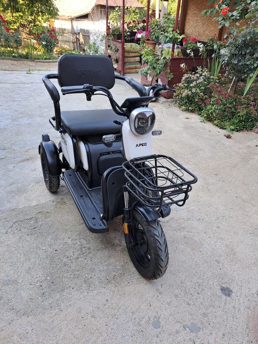 Vând tricicleta electrica