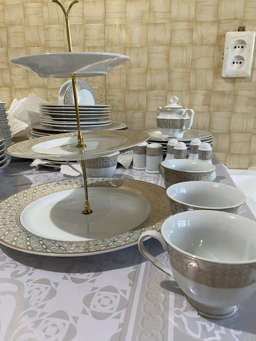 Продам сервиз столовый