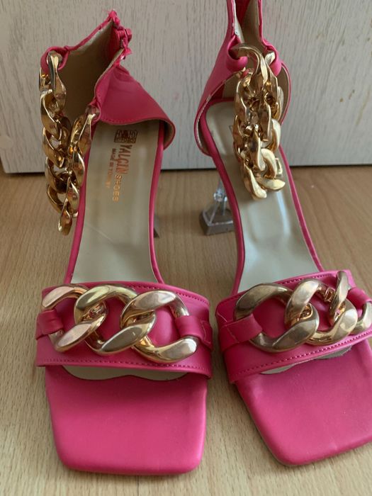 Дамски сандали на ток