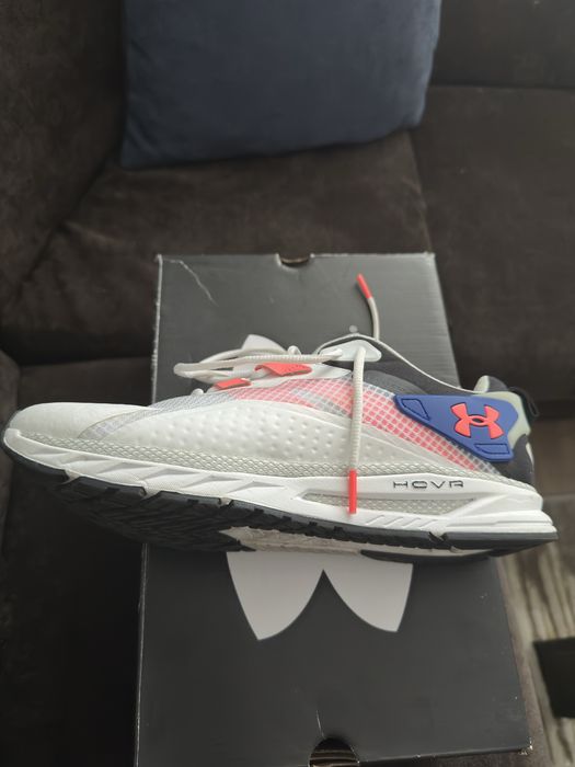 Under Armour маратонки