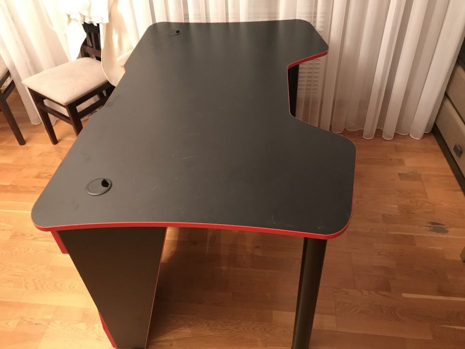 Продам игровой стол для компьютера