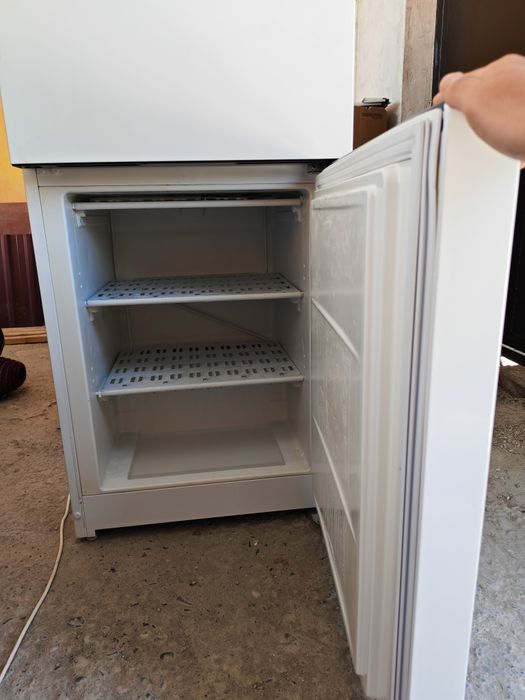 Холодильник Indesit