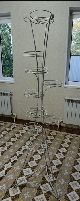 Напольная металлическая стойка (подставка) для цветов на 9 горшков