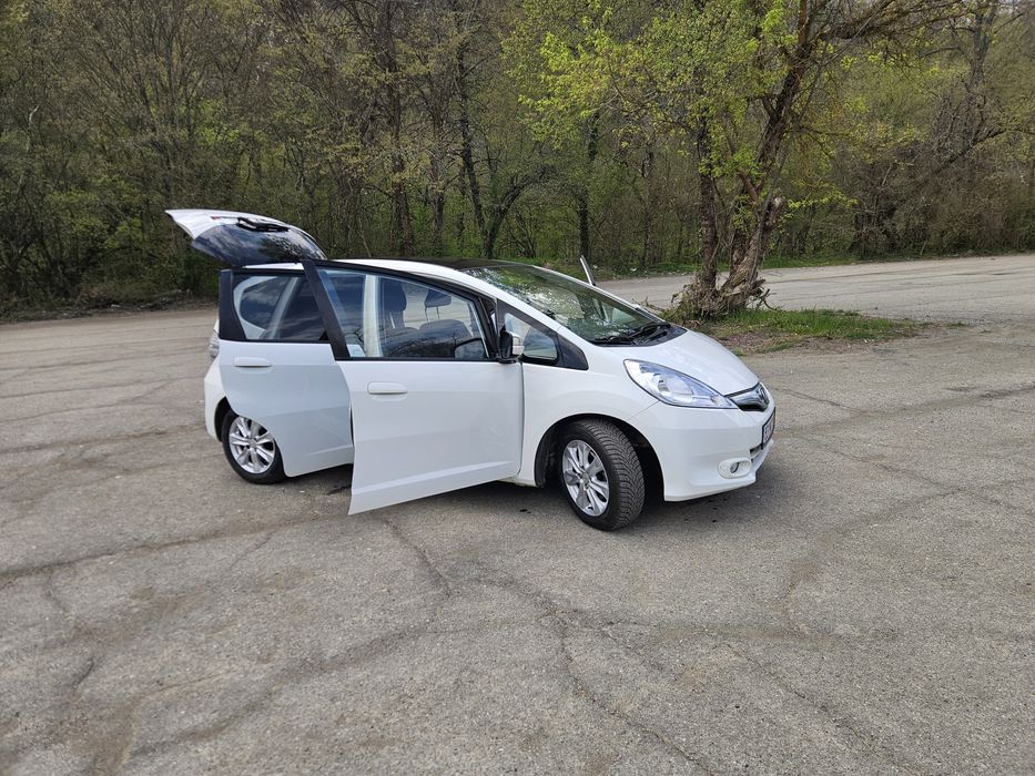 Honda Jazz 1.4 бензин хибрид