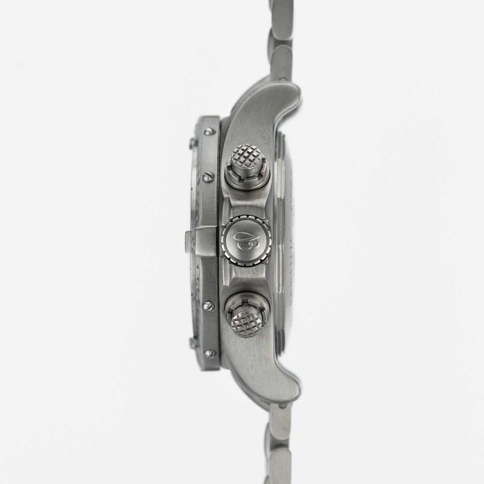 Breitling Chrono Avenger Titanium 44mm E1336009/B555