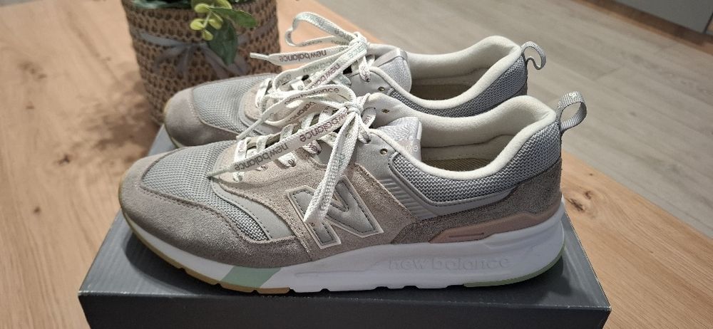 Adidasi dama New Balance masura 40 1/2