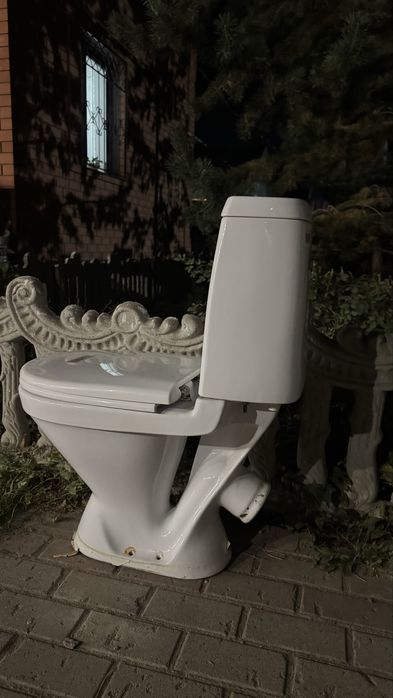 Продам унитаз в хорошем состоянии