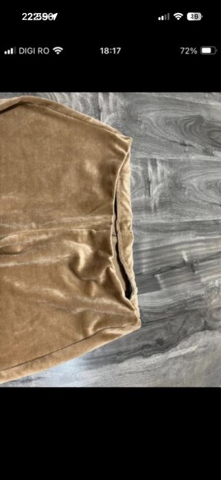 Pantaloni reiată cu crac larg