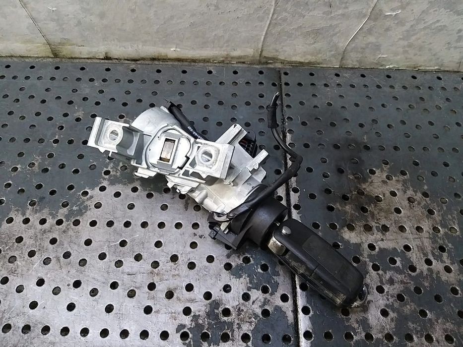 Contact auto cu cheie vw golf 6 5k 1k0905851b