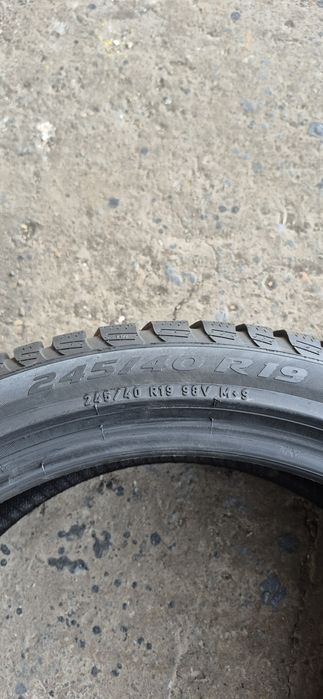 4 anvelope iarna Rft Pirelli,fata 245/40/19,spate 275/35/19.Pret/buc.