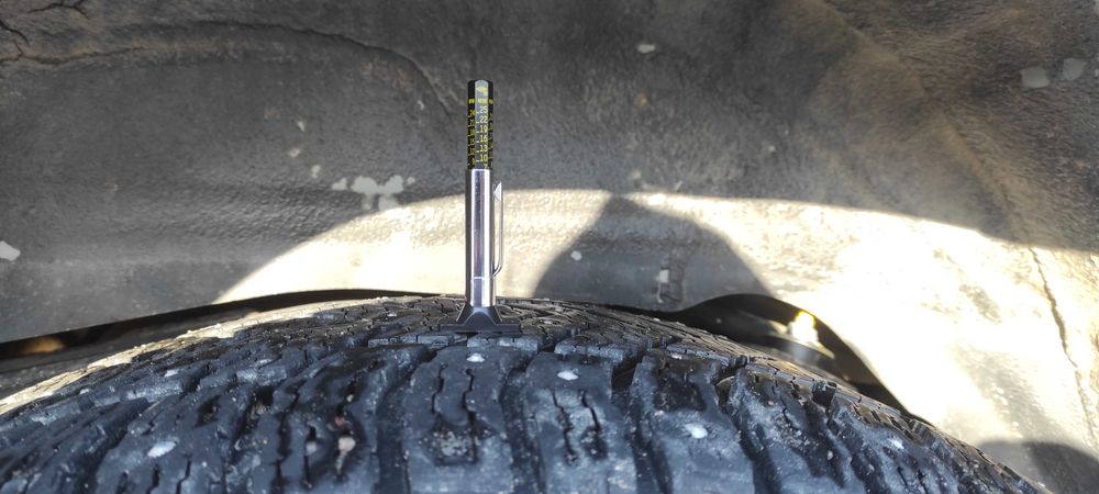 Продам комплект шин