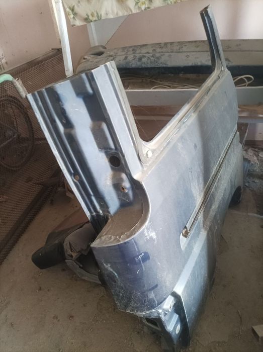 Changan orqa bagaj eshigi