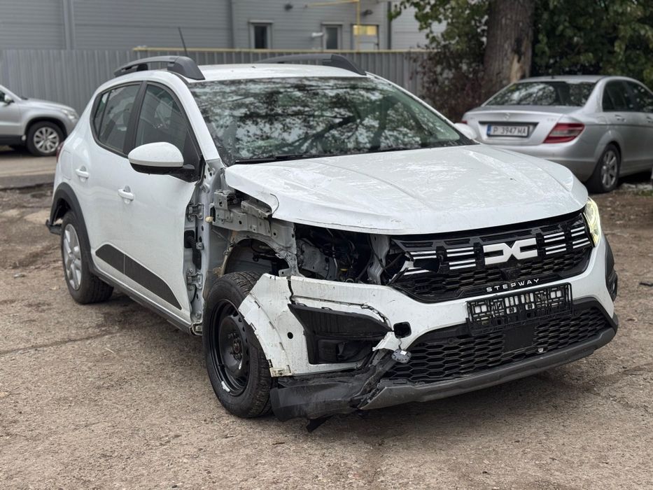 Vand Dacia Sandero Stepway 2024 AVARIAT!