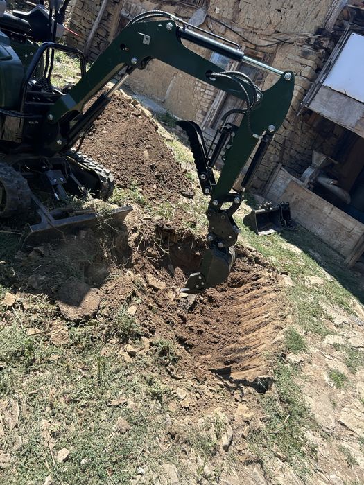 Услуги с багер и самосвал .