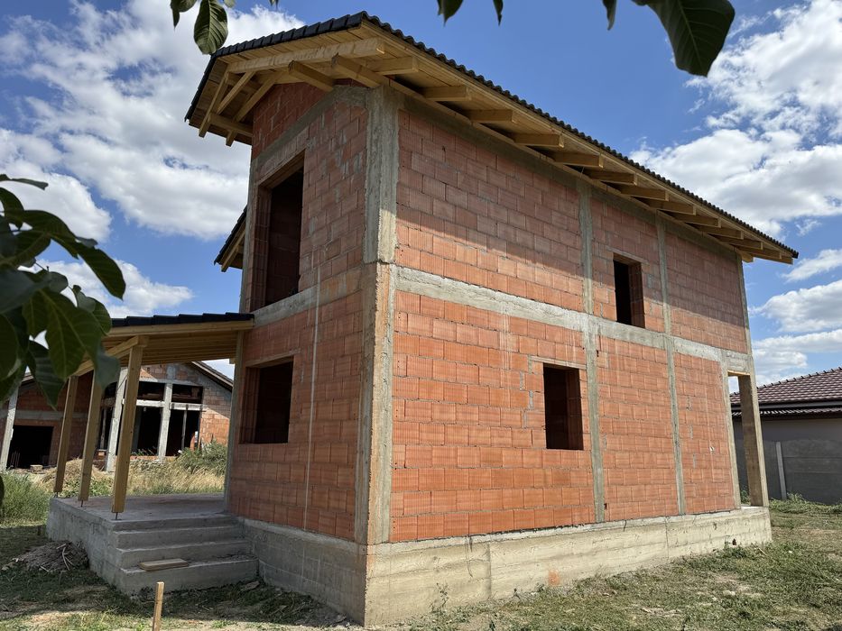 Vand casa individuala Mosnita Noua