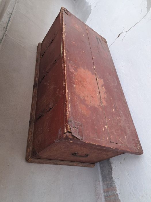 Cufar vechi din lemn,