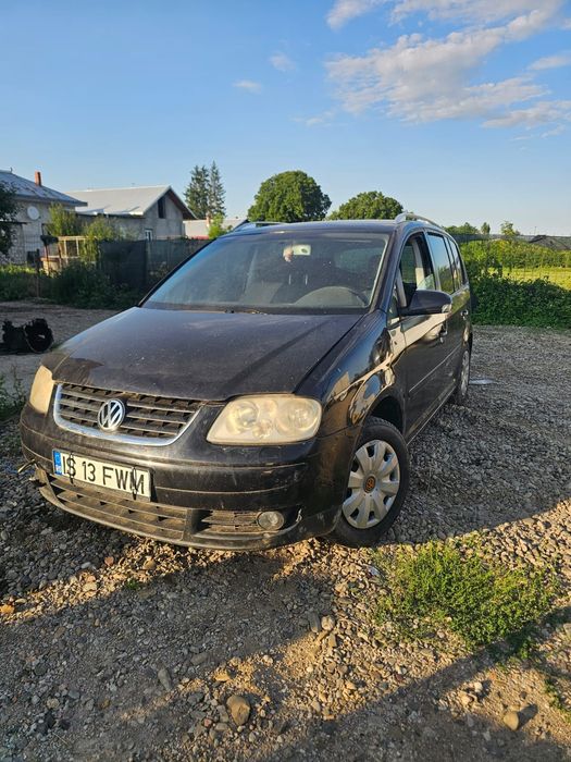 Dezmembrez vw Touran an 2006 motor 2.0d bkd cutie automată