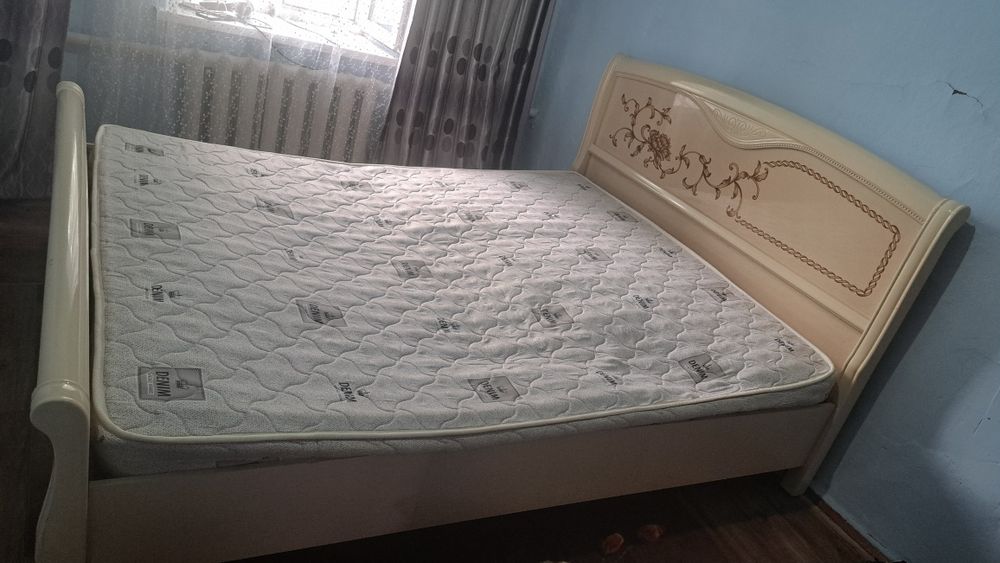 Продам двухспальную кровать