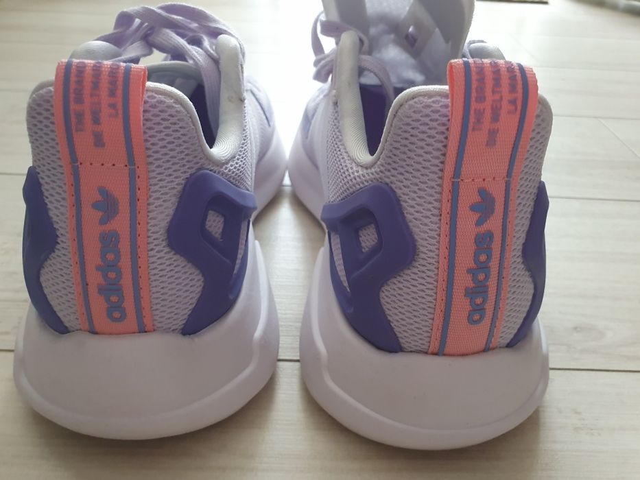 Vand incaltaminte Adidas
