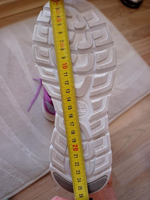 Продавам  маратонки Timberland