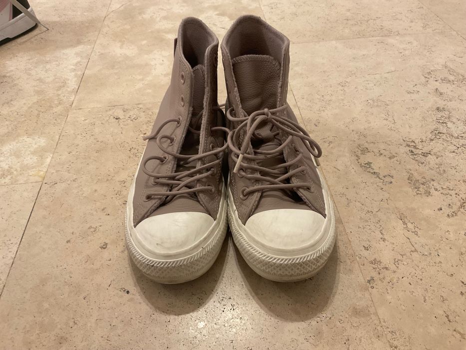 Converse tenesi dama