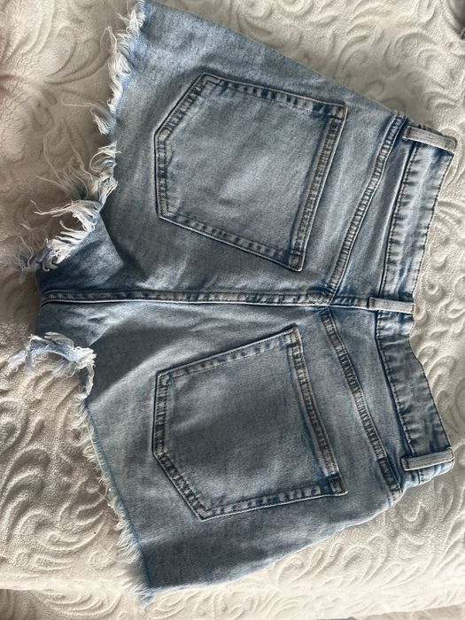 Къси дънкови панталонки от H&M