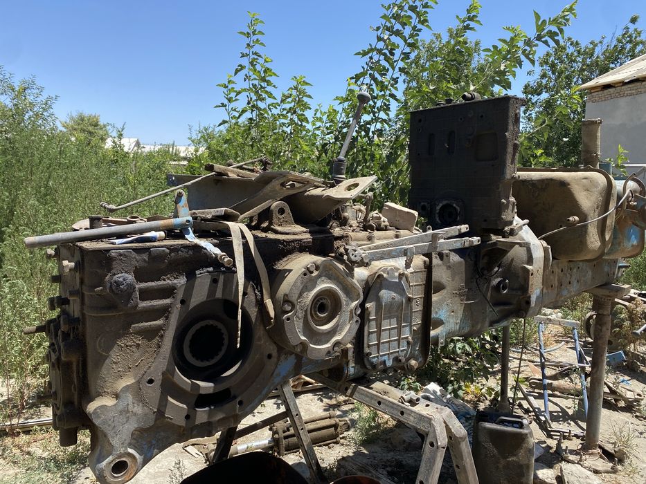 Traktor MTZ 80 zadini mos karopka difir