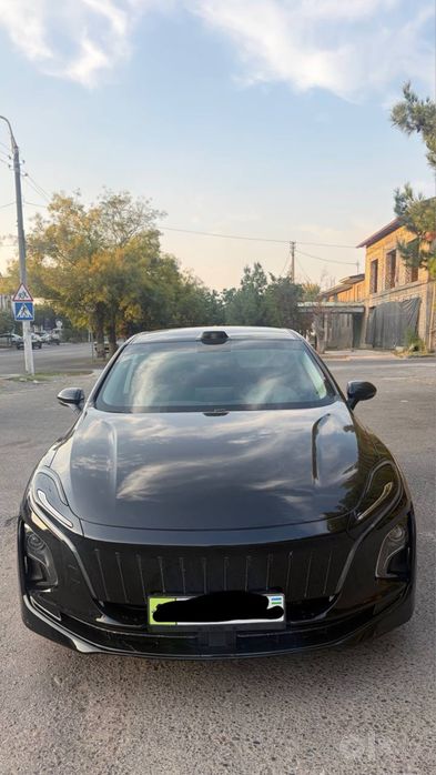 Hongqi eqm 5 500 kmli