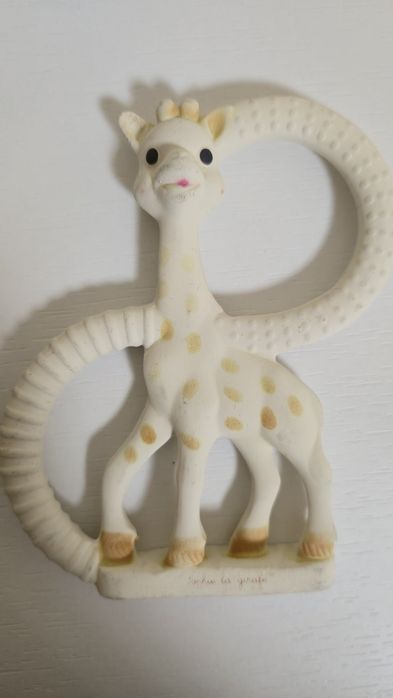 Софи жиравчето гъвкава гризалка.