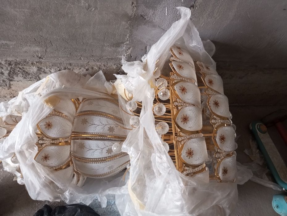 Люстра в отличном состоянии