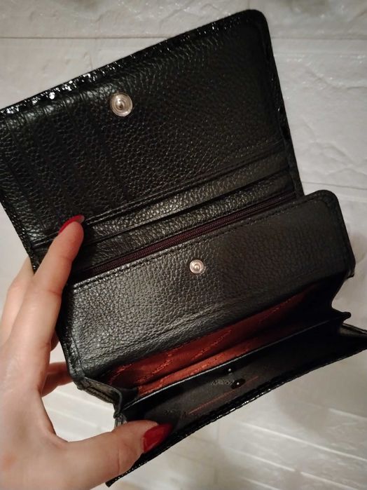 Дамски портмонета